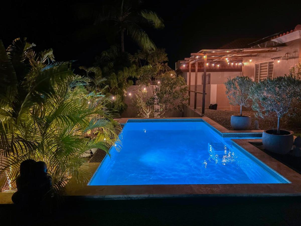 Lama Y Solo Unique Private Room Walking Distance To The Beach Palm Beach Exterior photo